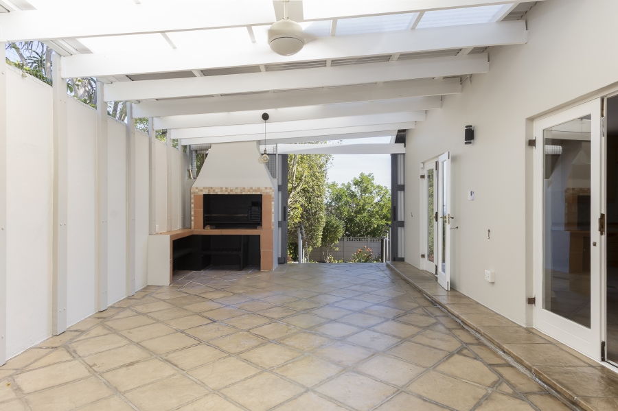 To Let 4 Bedroom Property for Rent in Die Wingerd Western Cape